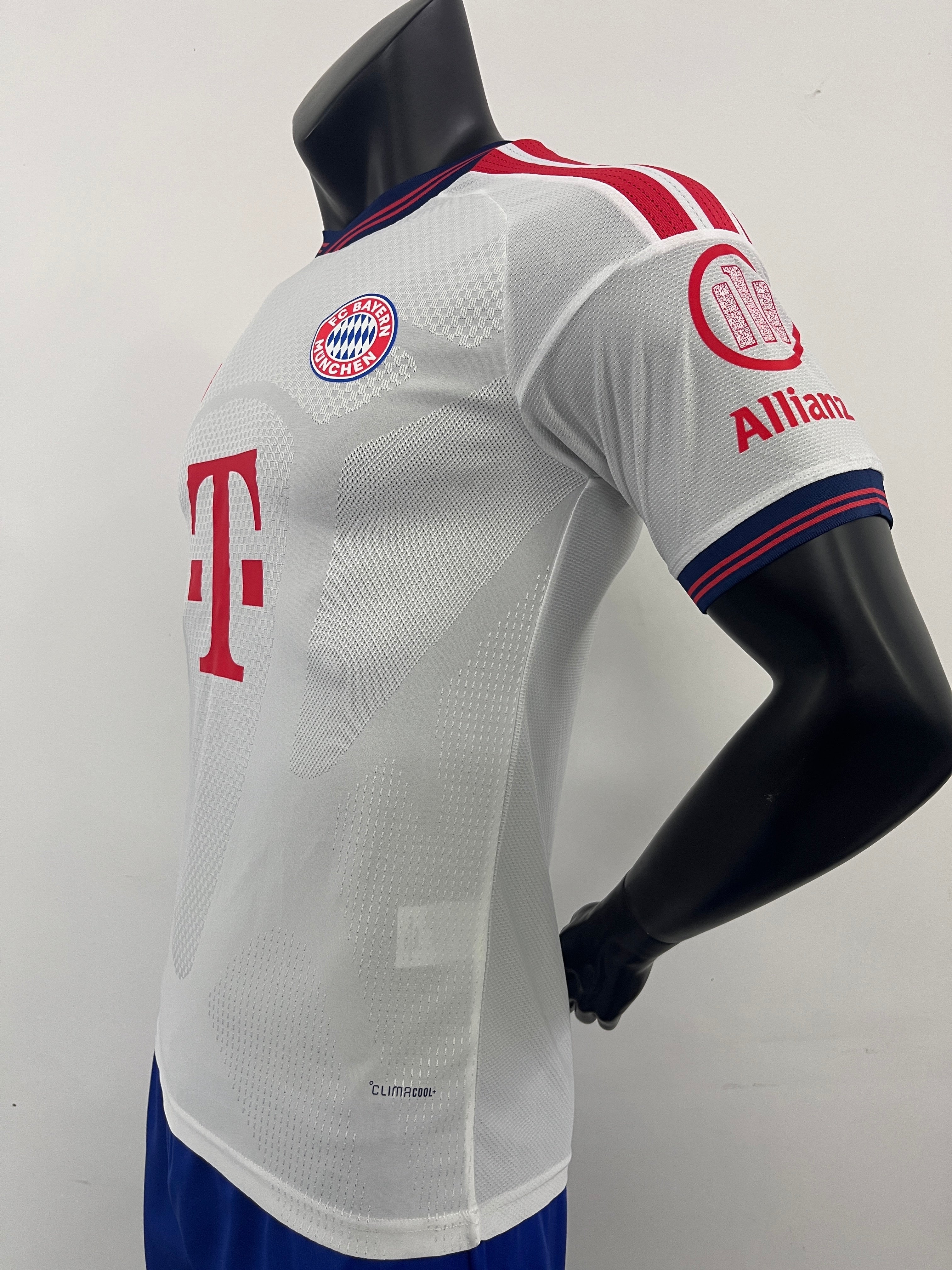 FC BAYERN MÜNCHEN UITSHIRT 26/27