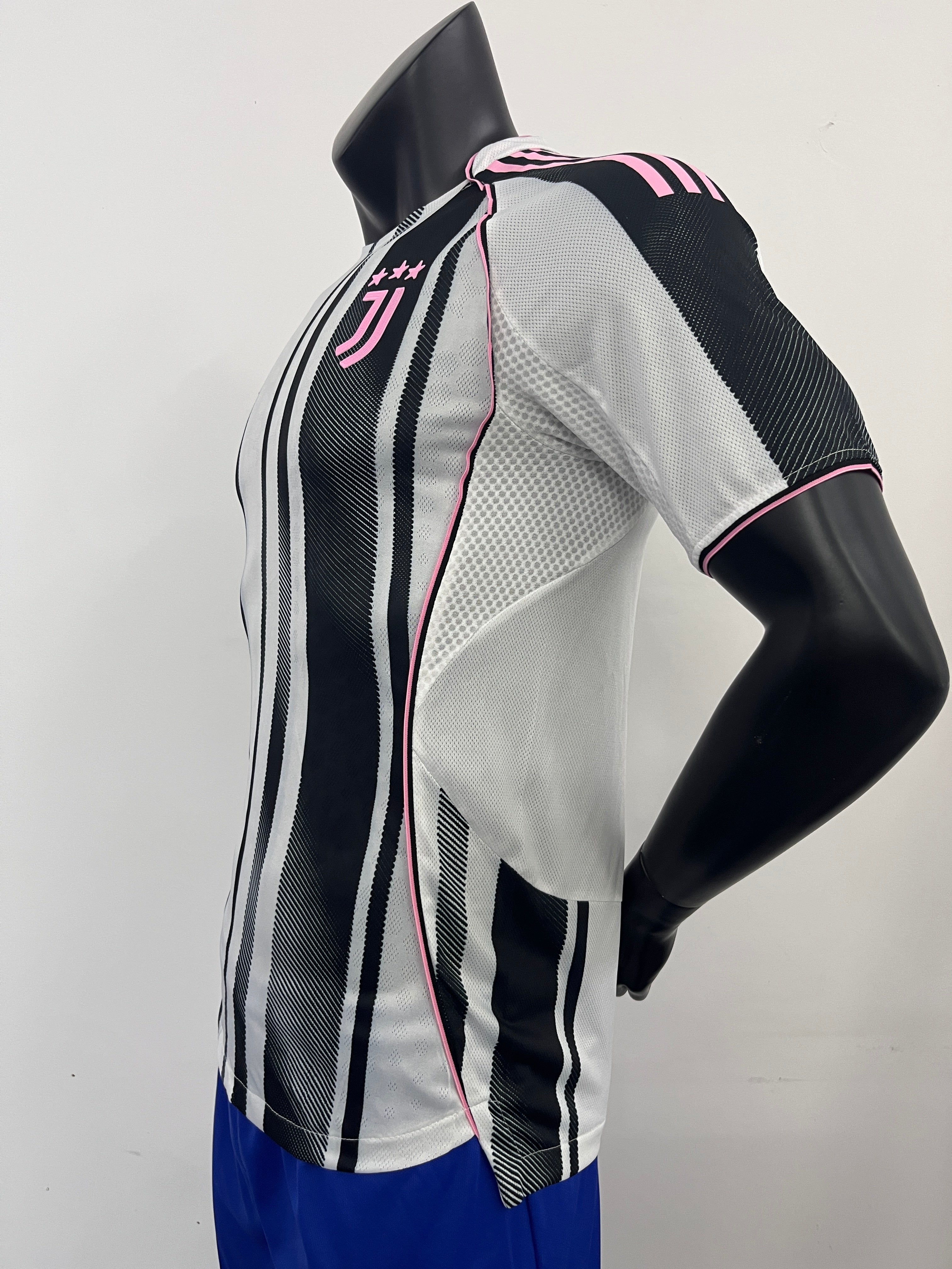 JUVENTUS THUIS 25/26
