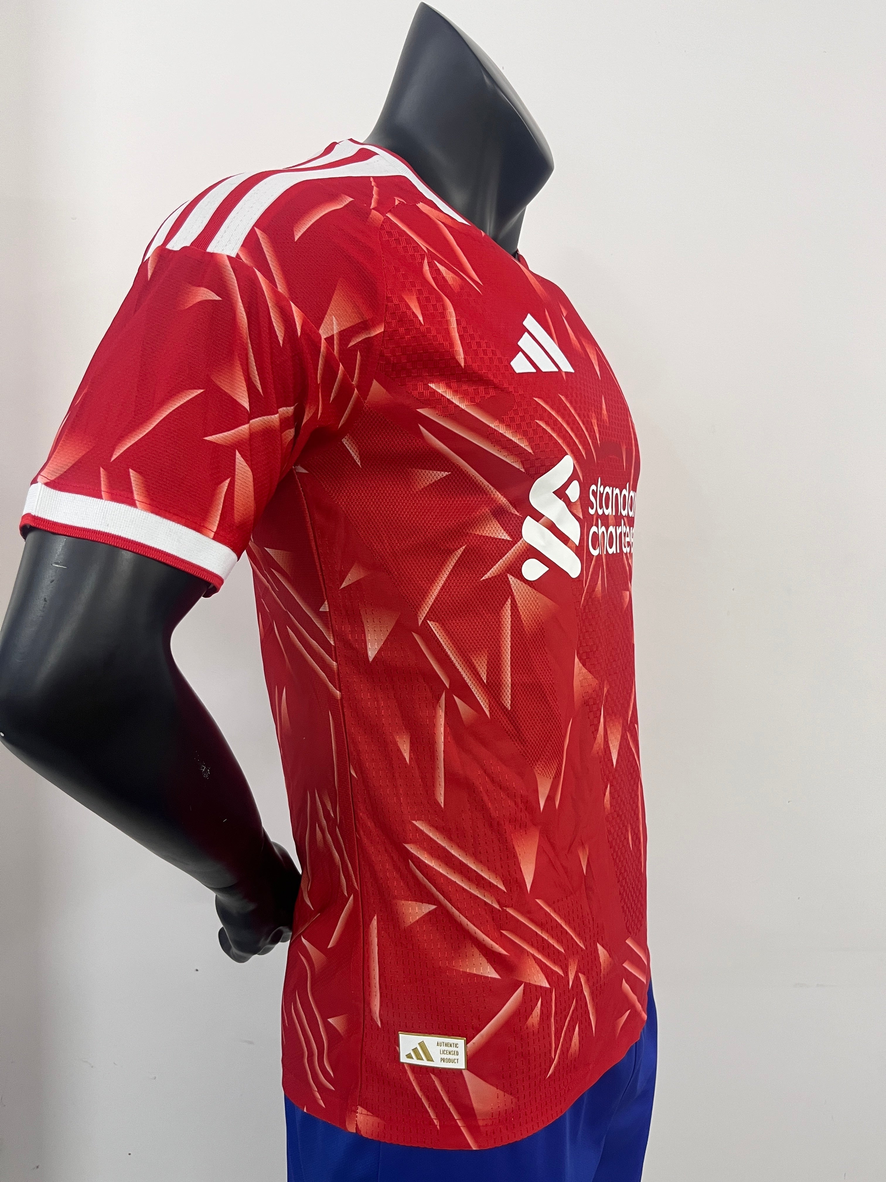 LIVERPOOL THUIS 26/27