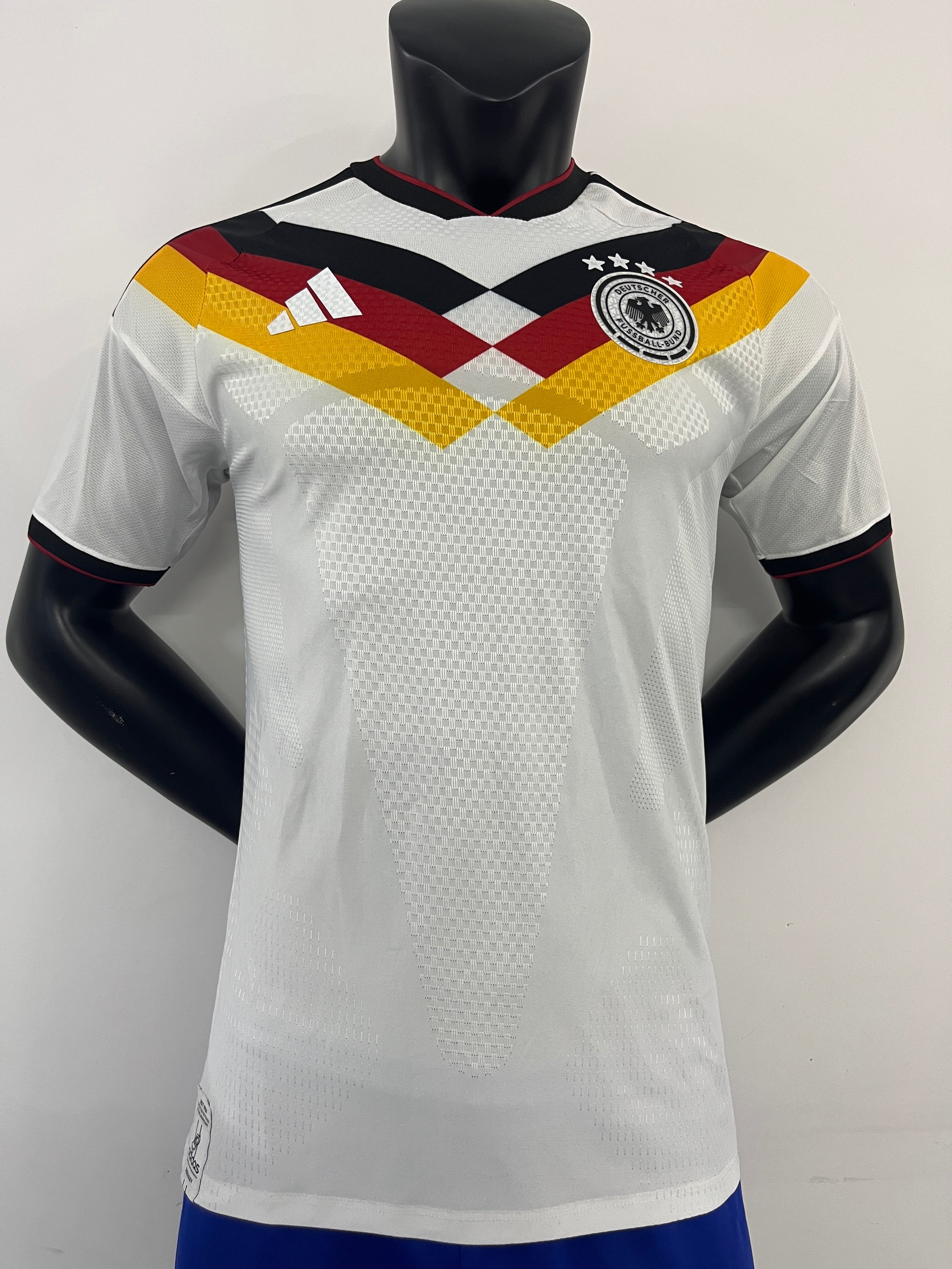 DUITSLAND THUIS 26/27