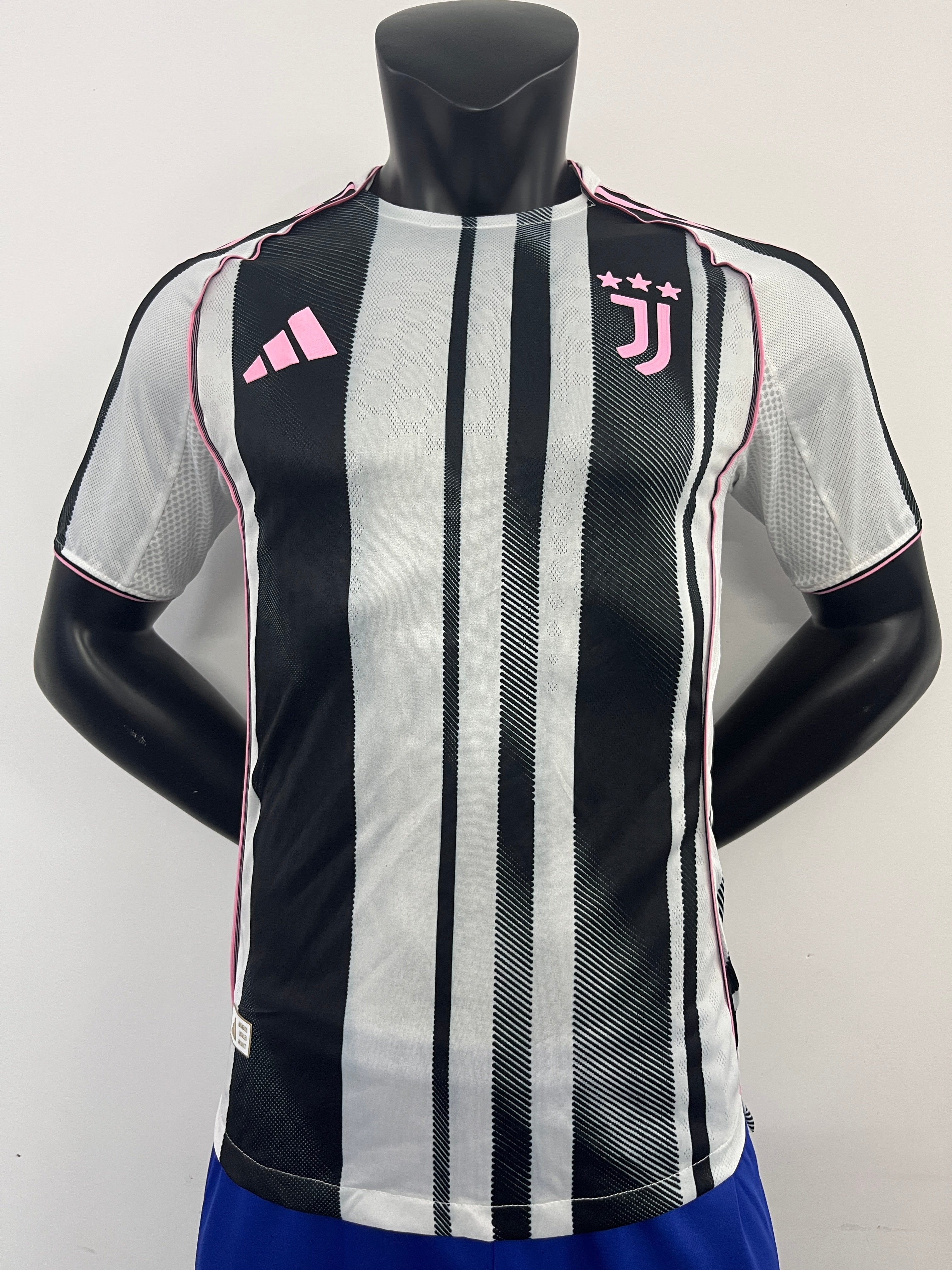 JUVENTUS THUIS 25/26