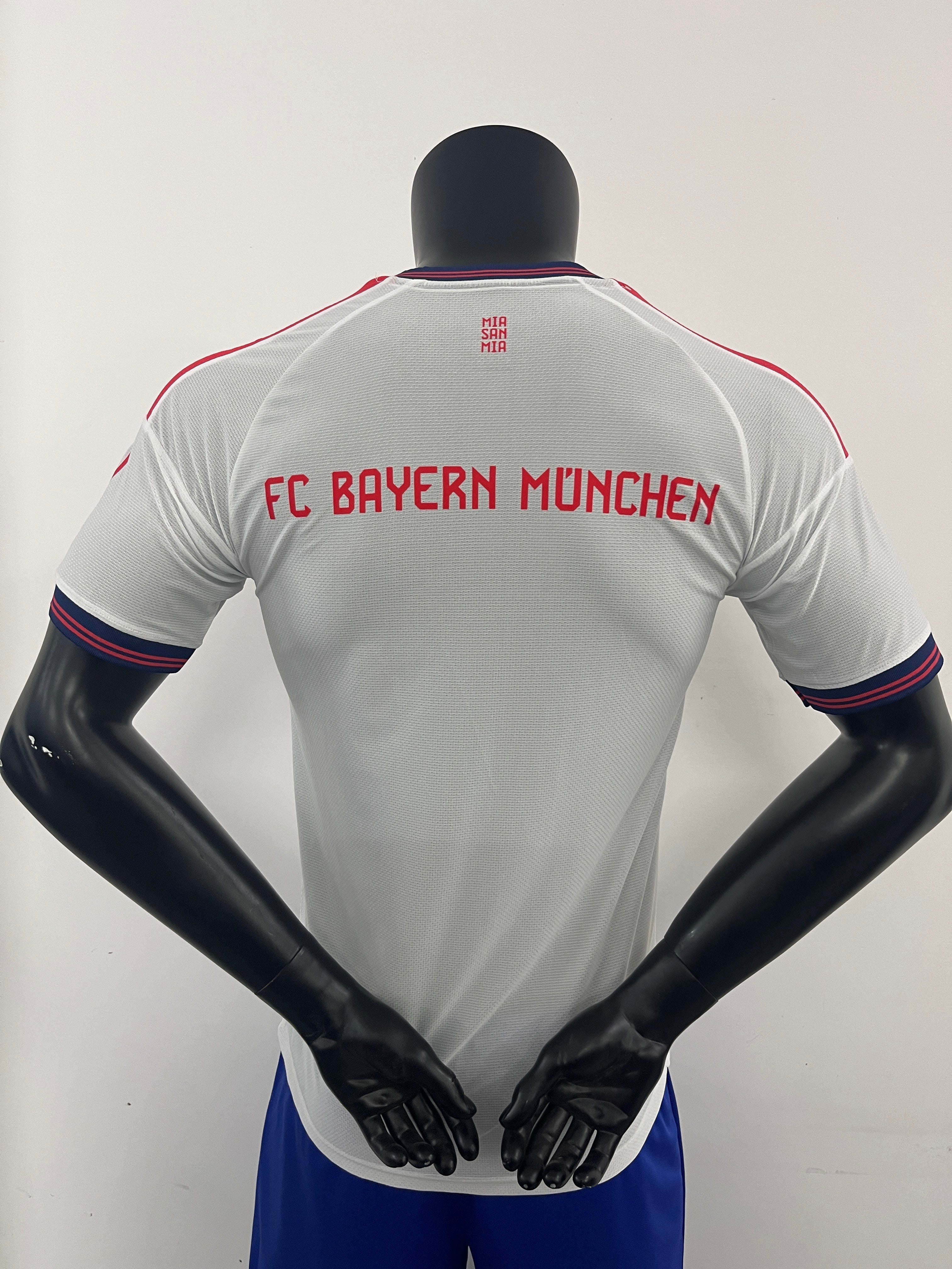 FC BAYERN MÜNCHEN UITSHIRT 26/27